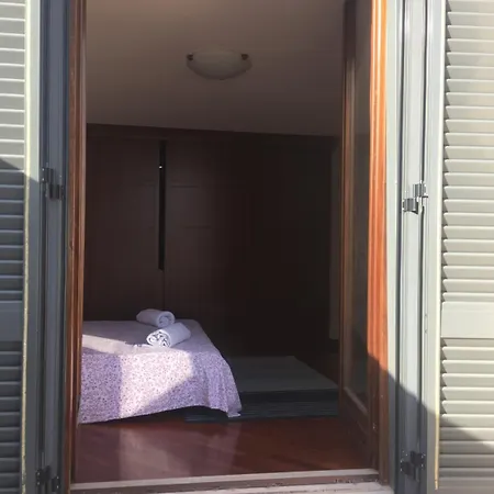 Jfk Bed and breakfast 3*